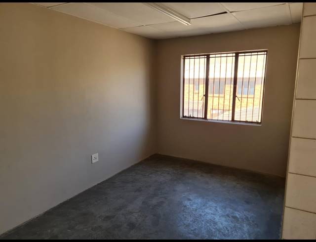 510M² WAREHOUSE TO LET IN WADEVILLE